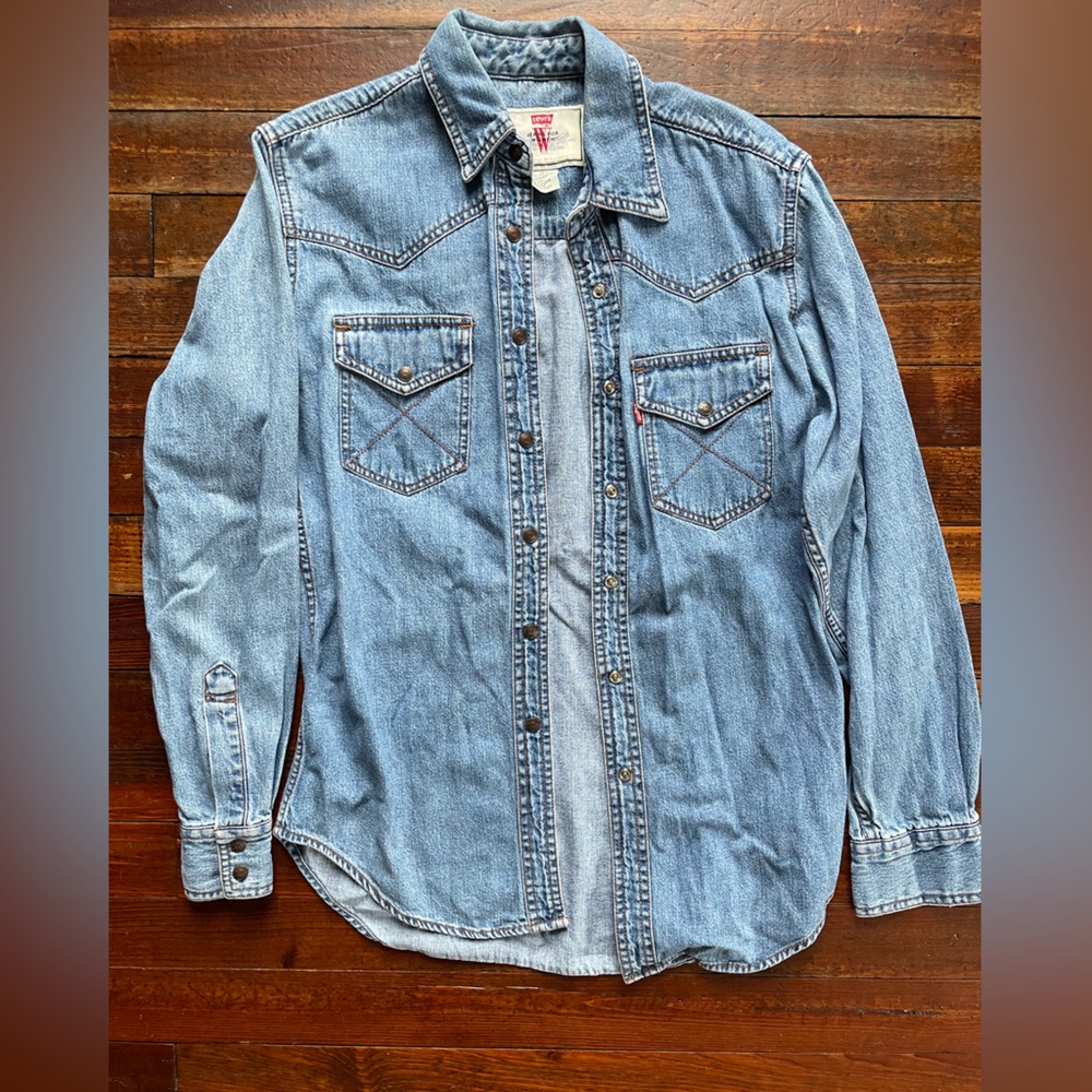 Levi’s Denim Long Sleeve Button Up